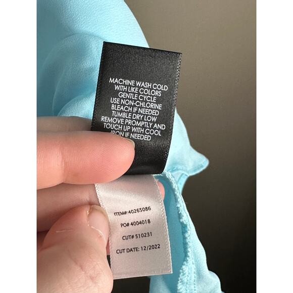 NWT Torrid Blue Georgette Twist Surplice Flutter Sleeve V Neck Blouse Size 3(3X) - Picture 5 of 6